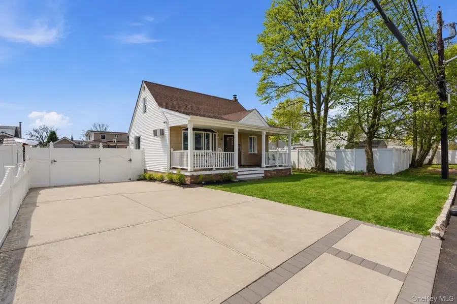 287 43rd Street, Lindenhurst, NY 11757 - #2