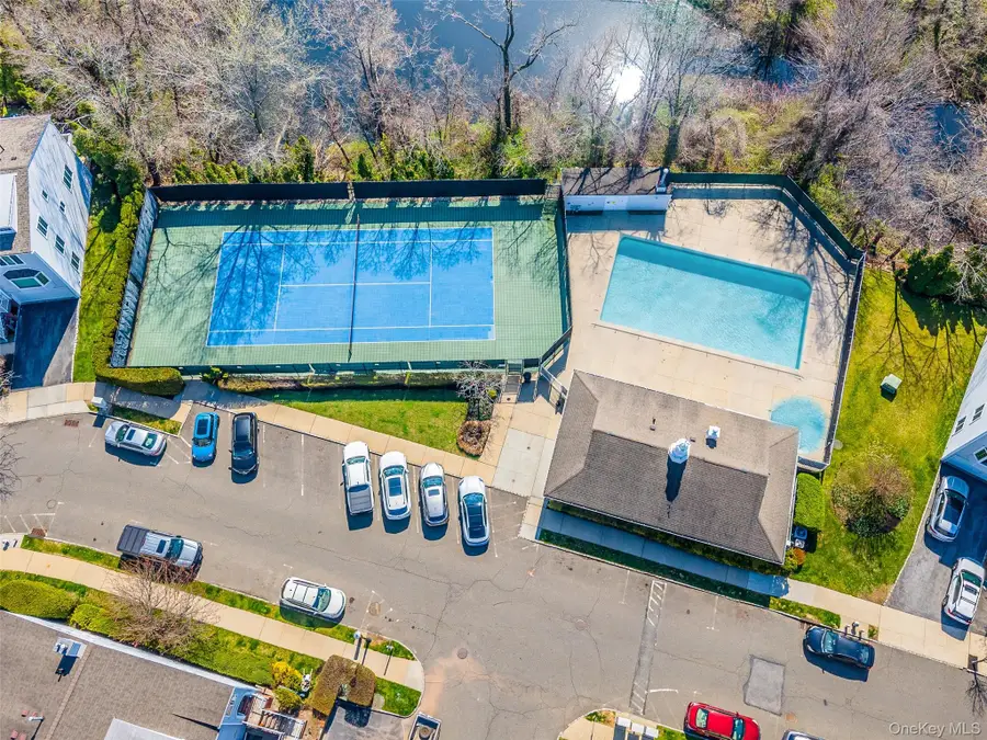 241-49 Oak Park Drive #B, Little Neck, NY 11362 - #3