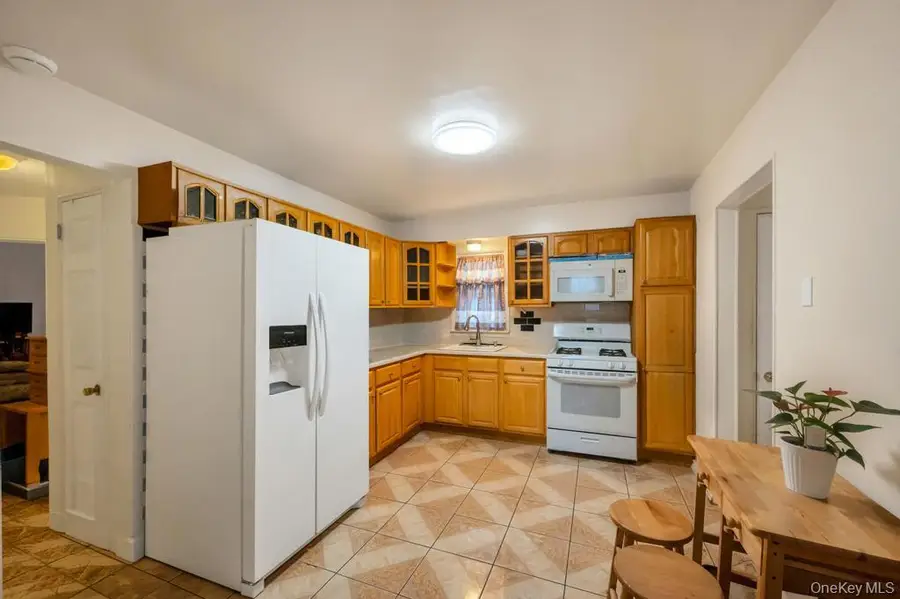 14 Cleaves Avenue, Hempstead, NY 11550 - #3