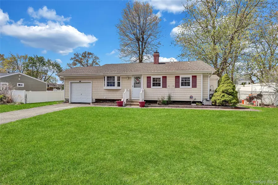 6 Norwalk Lane, Selden, NY 11784 - #2