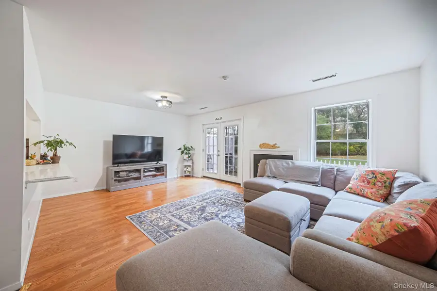 1005 Sara Circle, Terryville, NY 11776 - #3