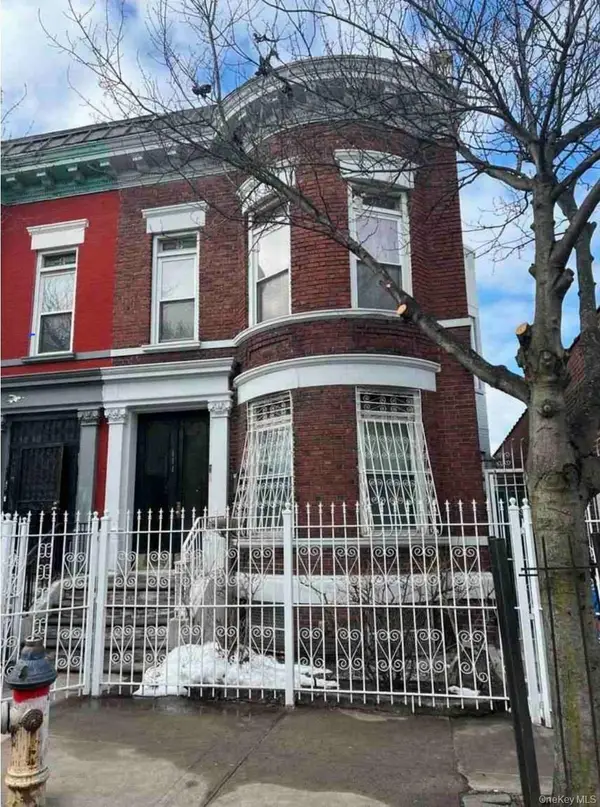 861 Manida Street, Bronx, NY 10474