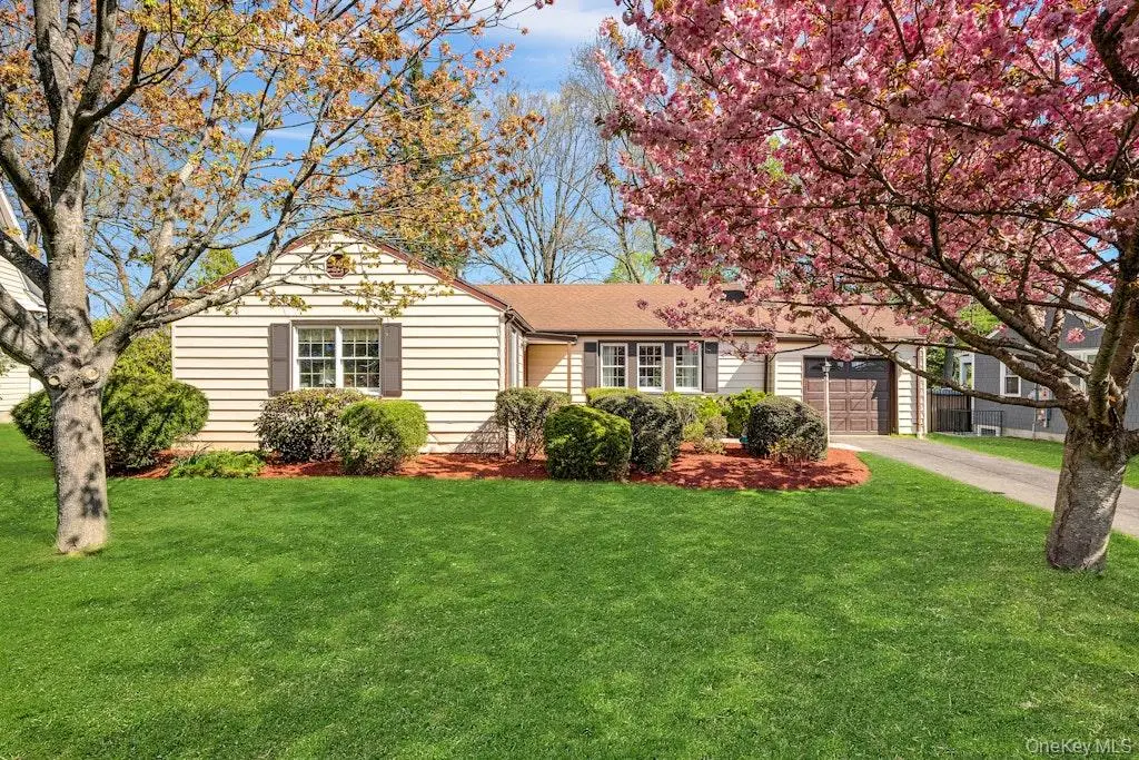 16 Ria Drive, White Plains, NY 10605 - #1