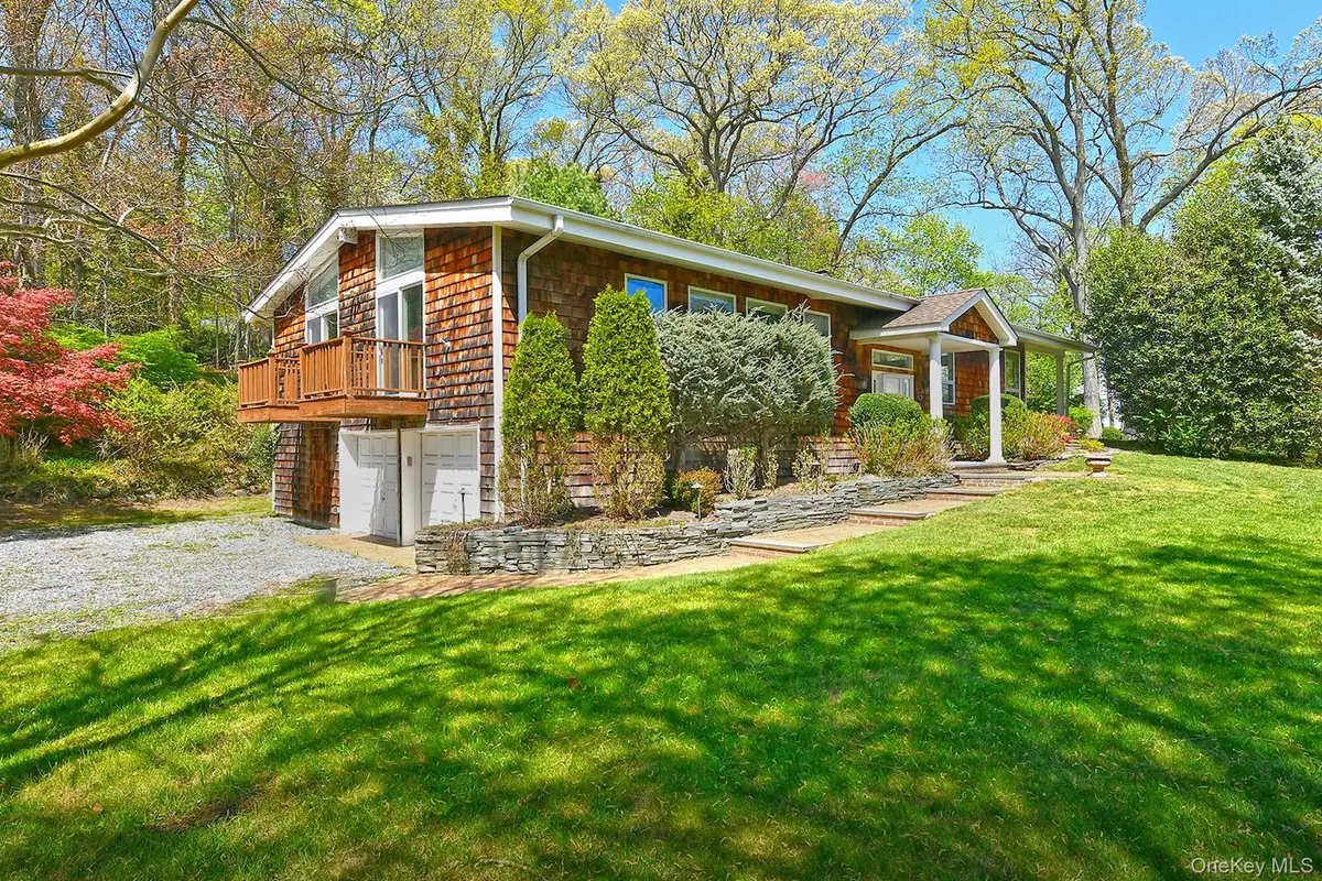 15 Mariners Court, Centerport, NY 11721 - #1