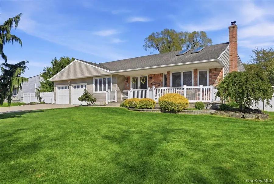 44 Steven Place, Smithtown, NY 11787 - #3