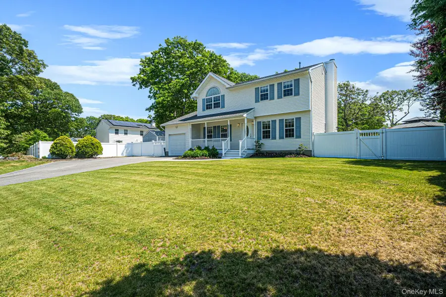 14 Gaetano Lane, Coram, NY 11727 - #3