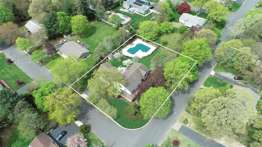 26 Peachtree Lane, Mount Sinai, NY 11766 - #3