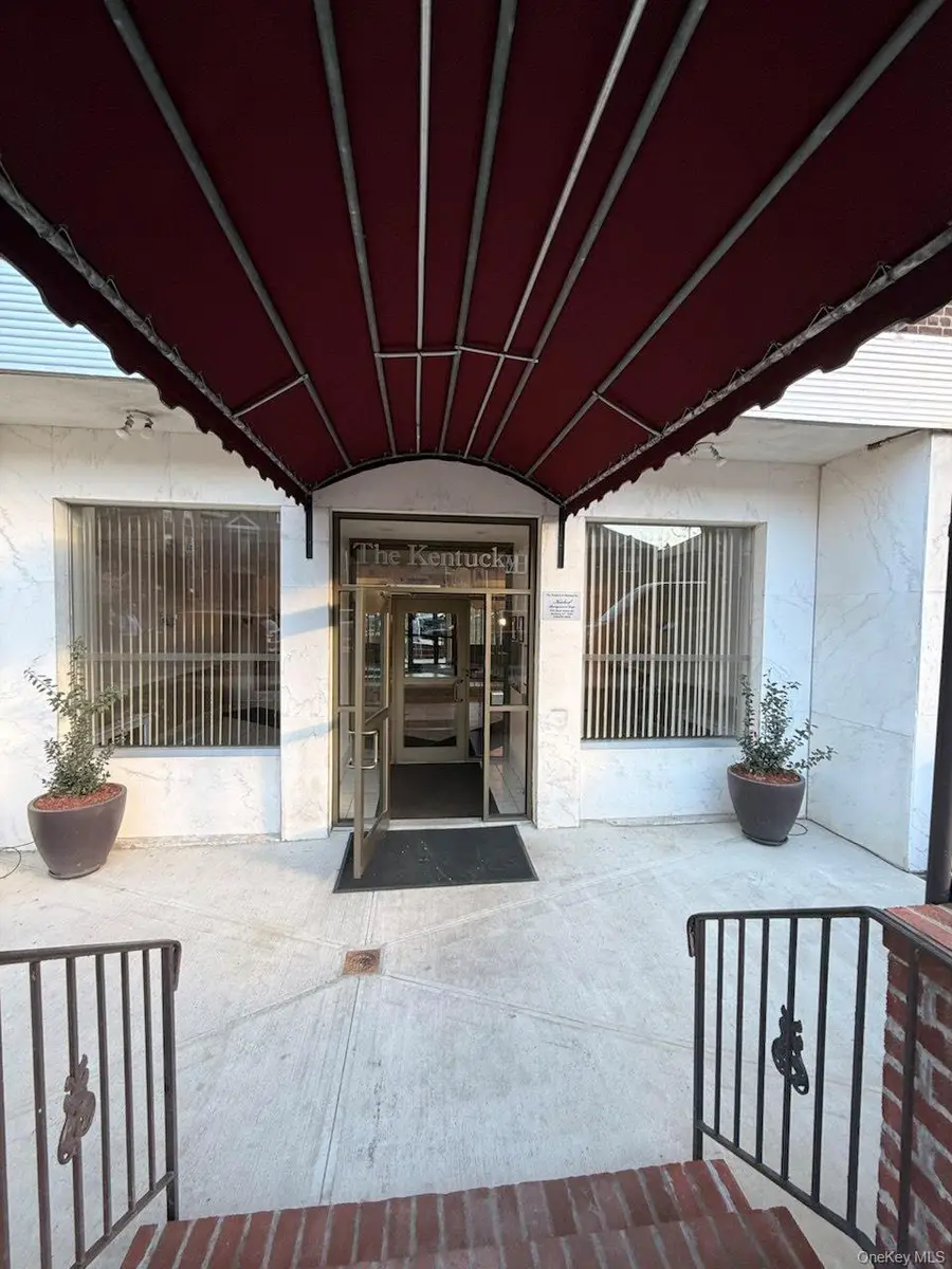 71-11 Yellowstone Boulevard #4B, Forest Hills, NY 11375 - #2