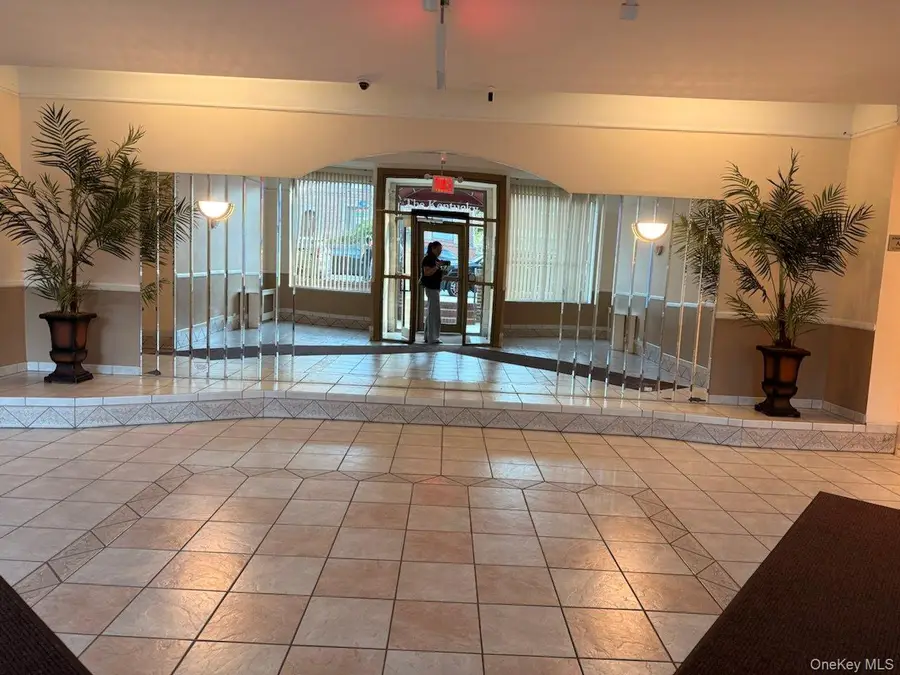 71-11 Yellowstone Boulevard #4B, Forest Hills, NY 11375 - #3