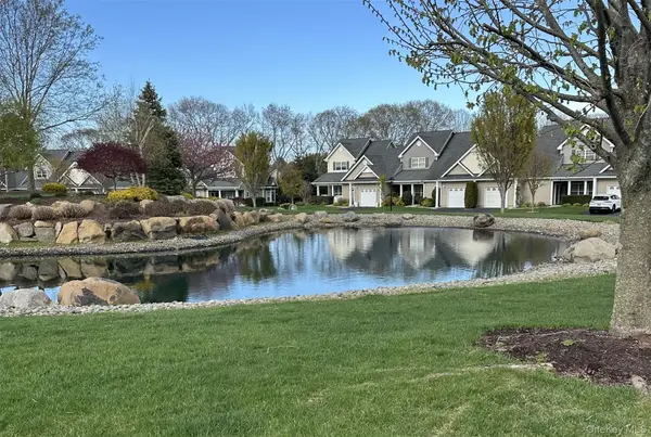 156 Stoneleigh Drive, Riverhead, NY 11901