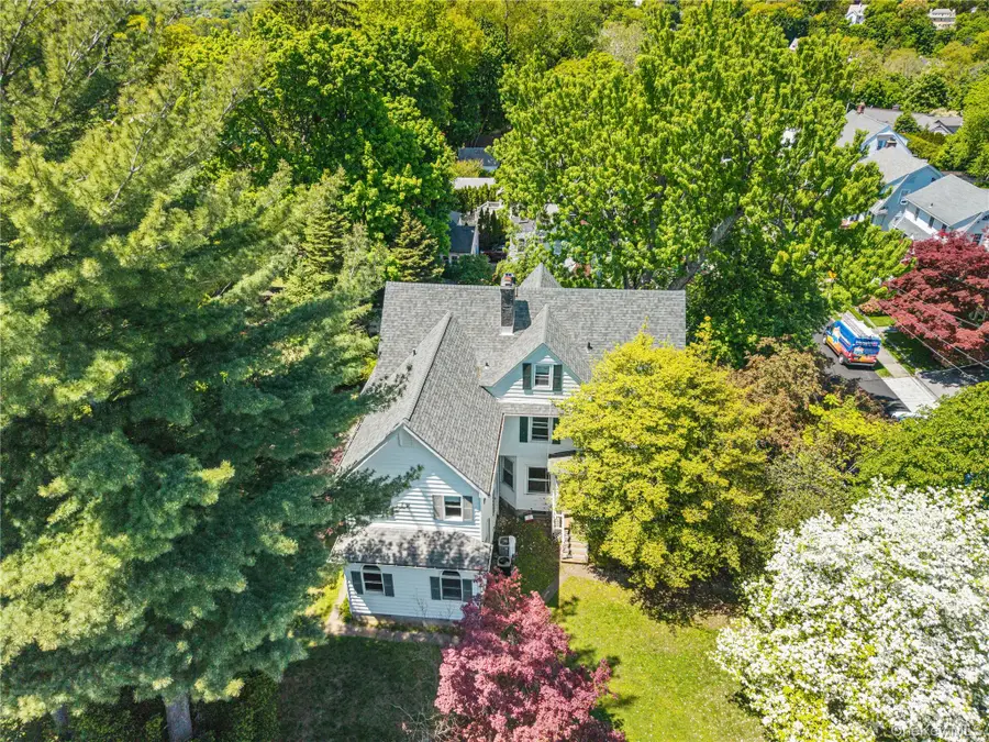 8 Hobart Street, Bronxville, NY 10708 - #3