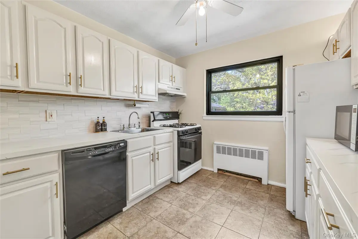 21974 75th Avenue #224B2, Oakland Gardens, NY 11364 - #1