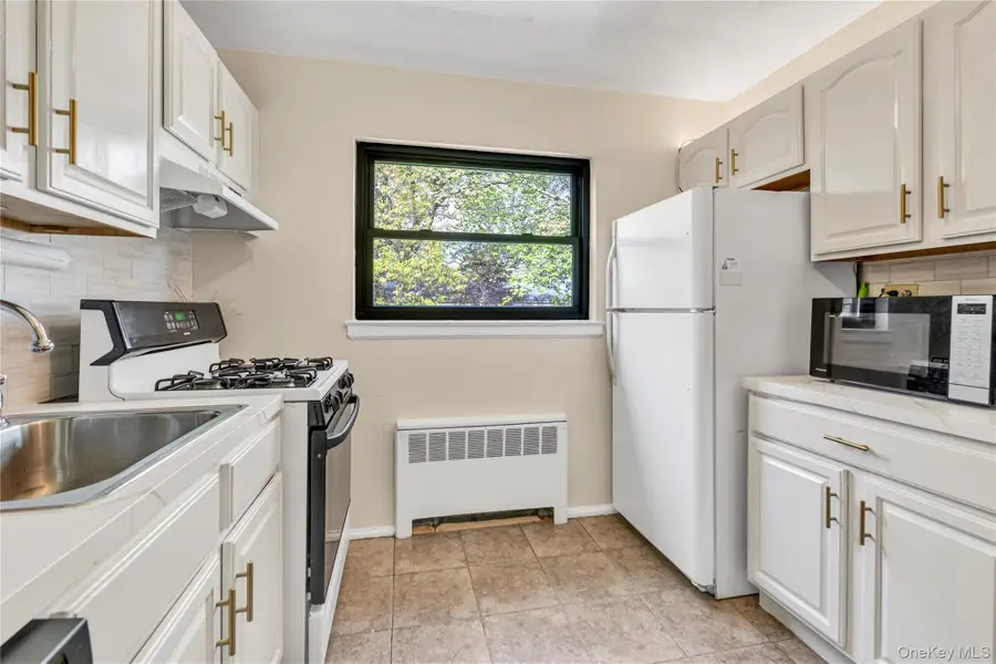 21974 75th Avenue #224B2, Oakland Gardens, NY 11364 - #2