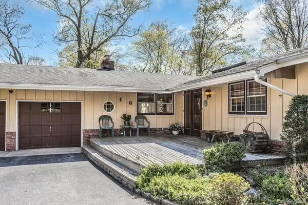 16 Buckingham Drive, Dix Hills, NY 11746