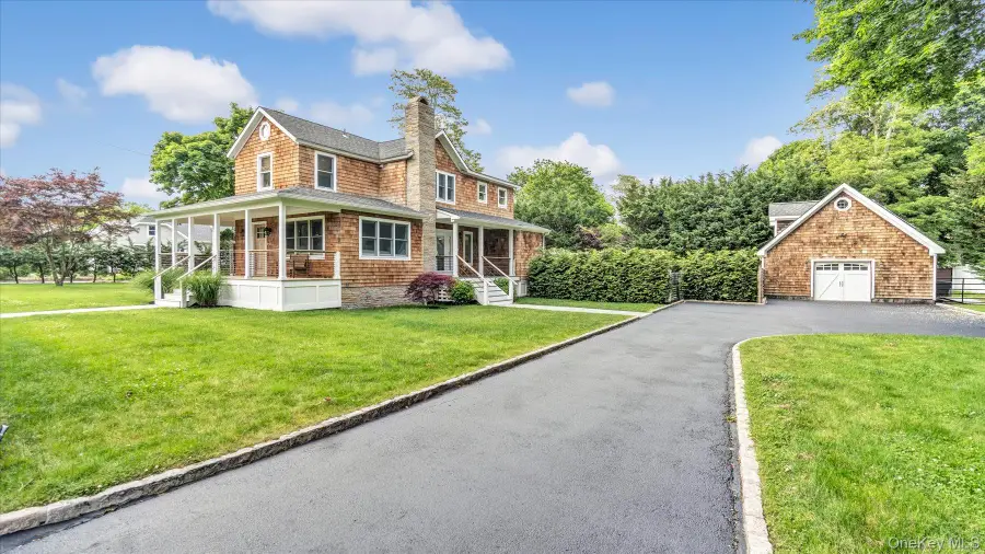 7 Halsey Avenue, East Quogue, NY 11942 - #2