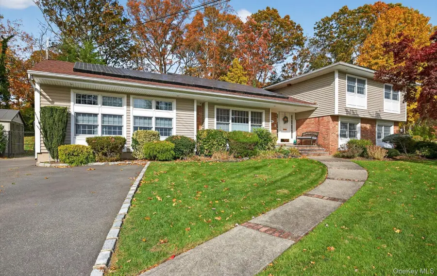 10 Sorgi Court, Plainview, NY 11803 - #2