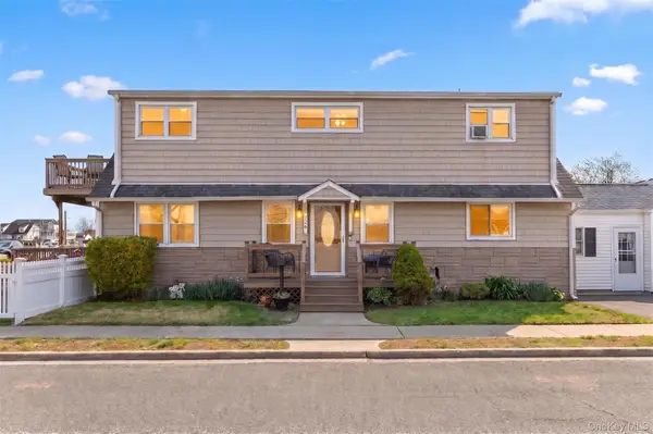 228 W Riviera Drive, Lindenhurst, NY 11757