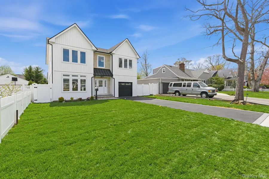 3690 Lufberry Avenue, Wantagh, NY 11793 - #3