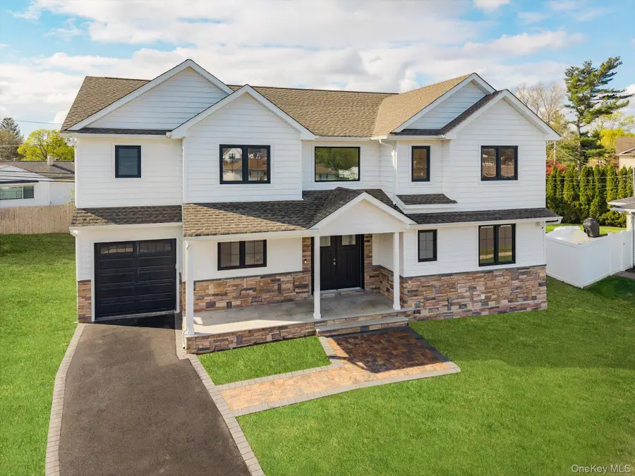 10 Faye Court, Plainview, NY 11803 - #2