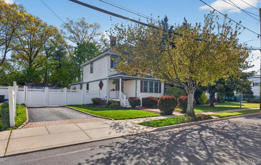 14 Franklin Avenue, Glen Cove, NY 11542 - #3