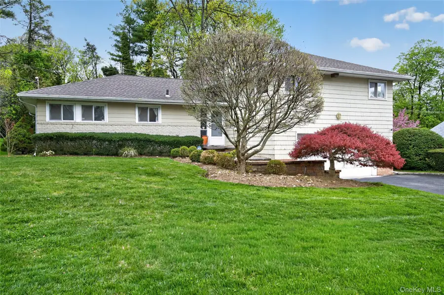 2 Vanad Drive, East Hills, NY 11576 - #3