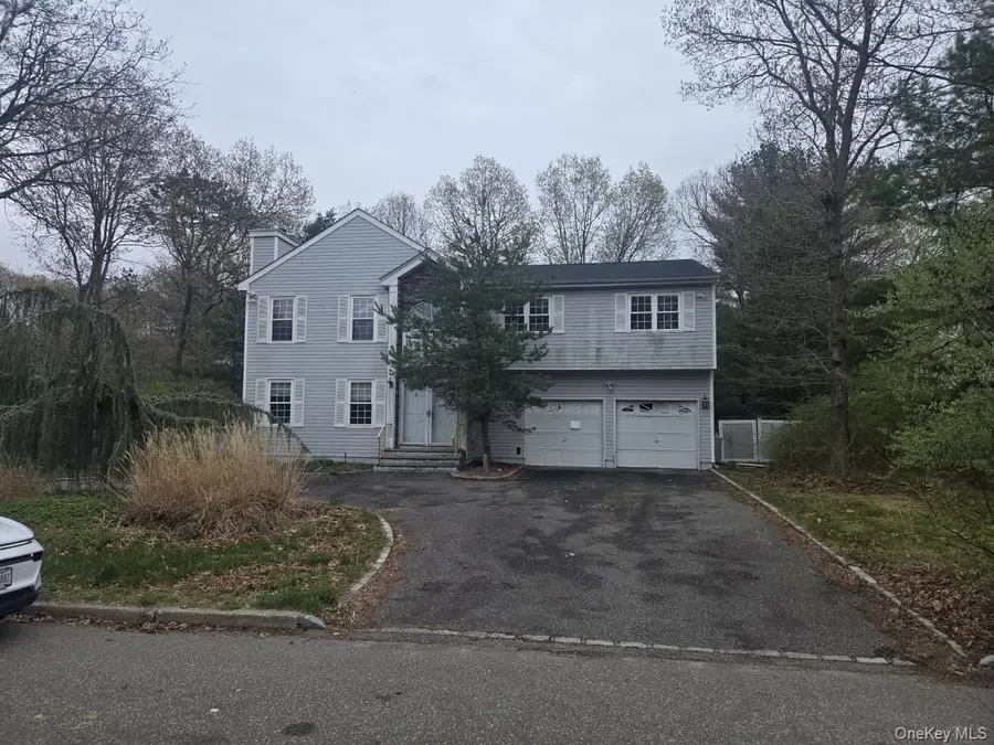 25 Pinecone Lane, Islandia, NY 11749 - #2