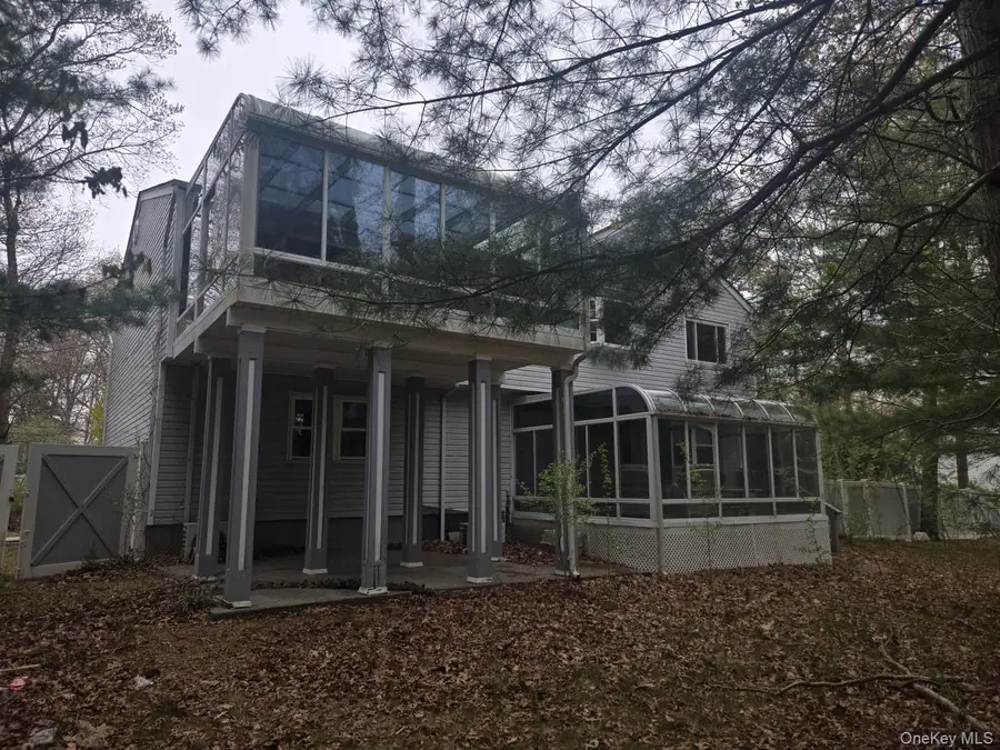 25 Pinecone Lane, Islandia, NY 11749 - #3