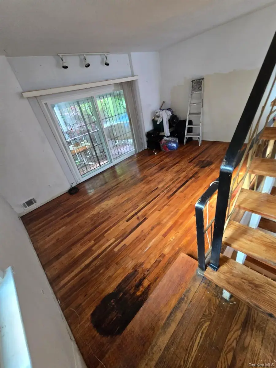 1611 Plainview Avenue, Far Rockaway, NY 11691 - #2