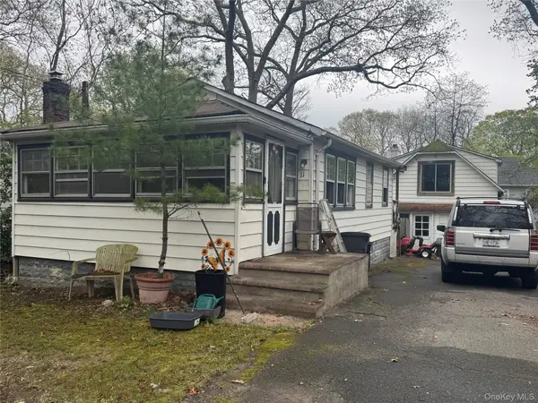 11 Arverne Road, Sound Beach, NY 11789