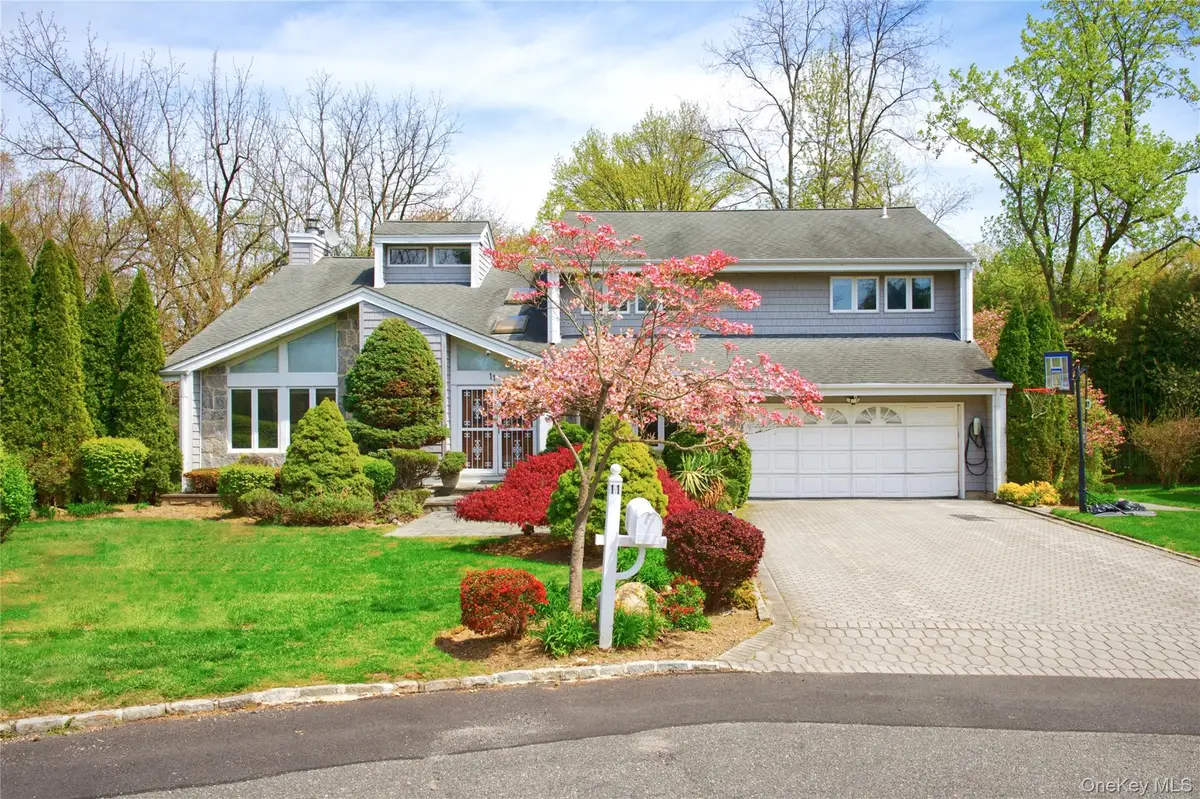 11 Bonnie Lynn Court, Roslyn, NY 11576 - #1