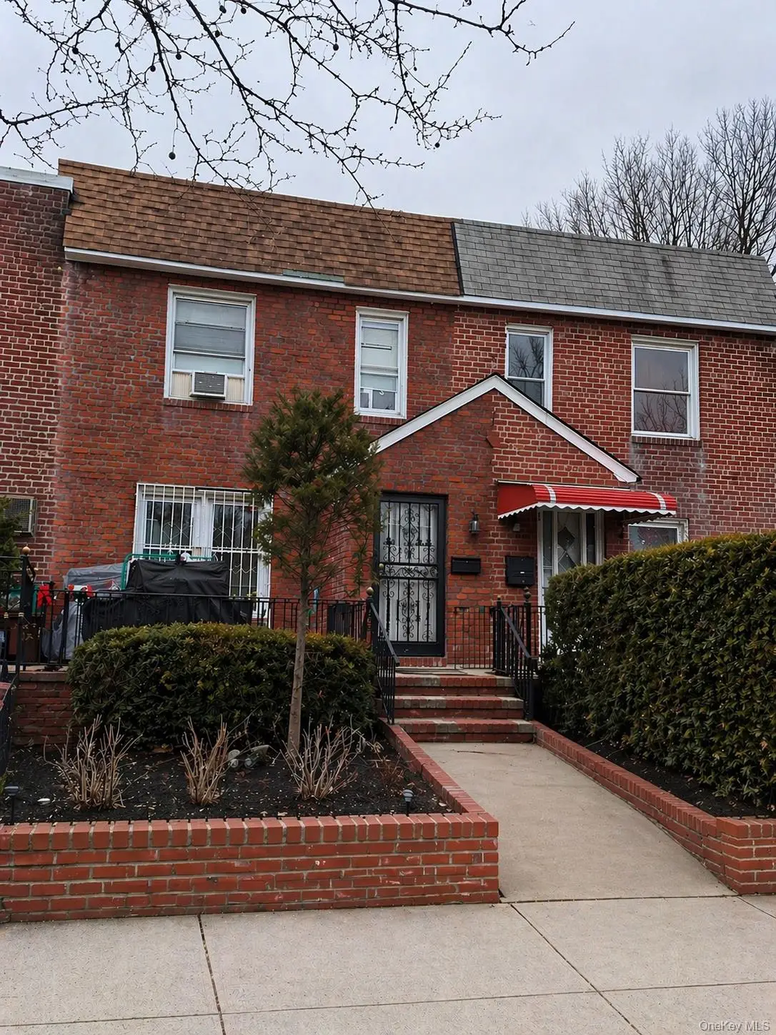 5846 206th Street, Oakland Gardens, NY 11364 - #1