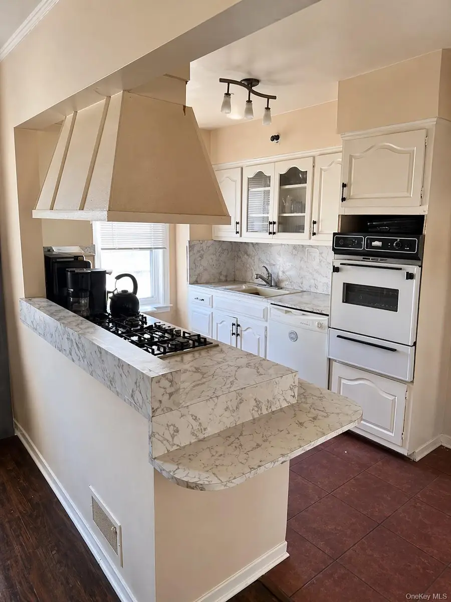 5846 206th Street, Oakland Gardens, NY 11364 - #3