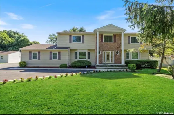 2 Vanderbilt Parkway, Dix Hills, NY 11746
