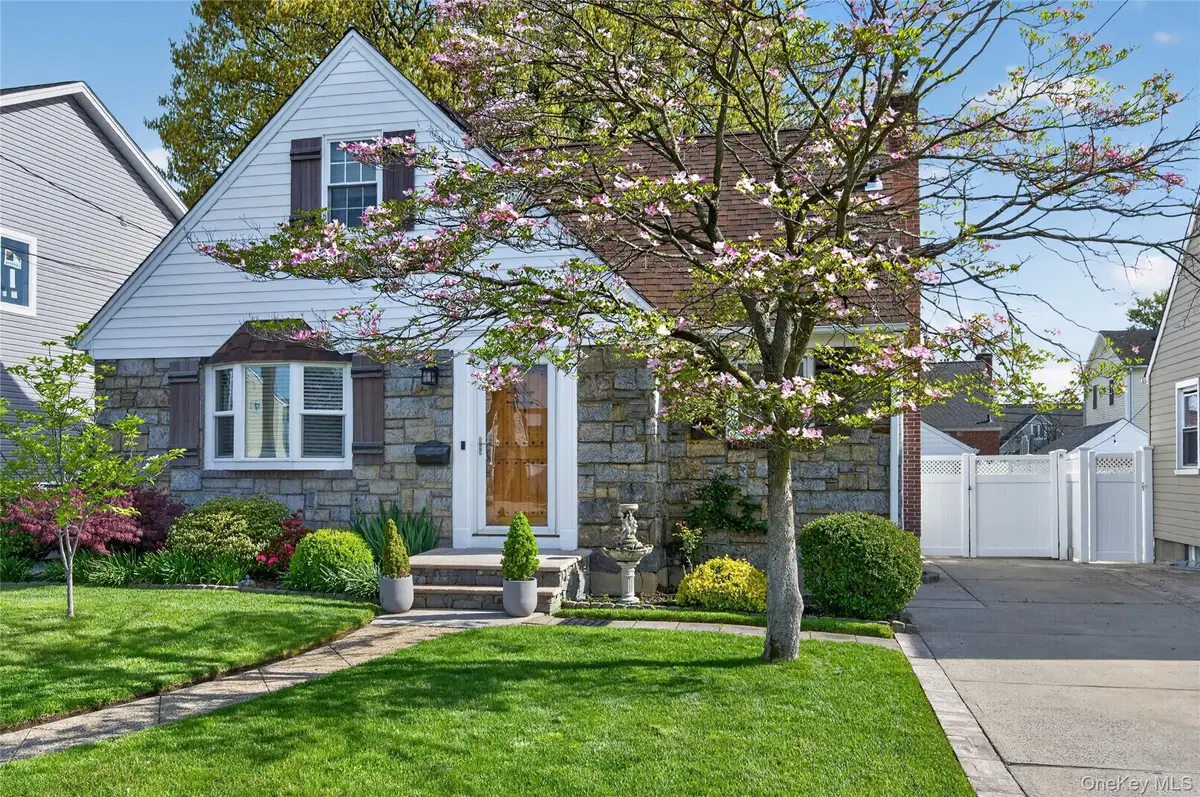 938 Van Buren Avenue, Franklin Square, NY 11010 - #1