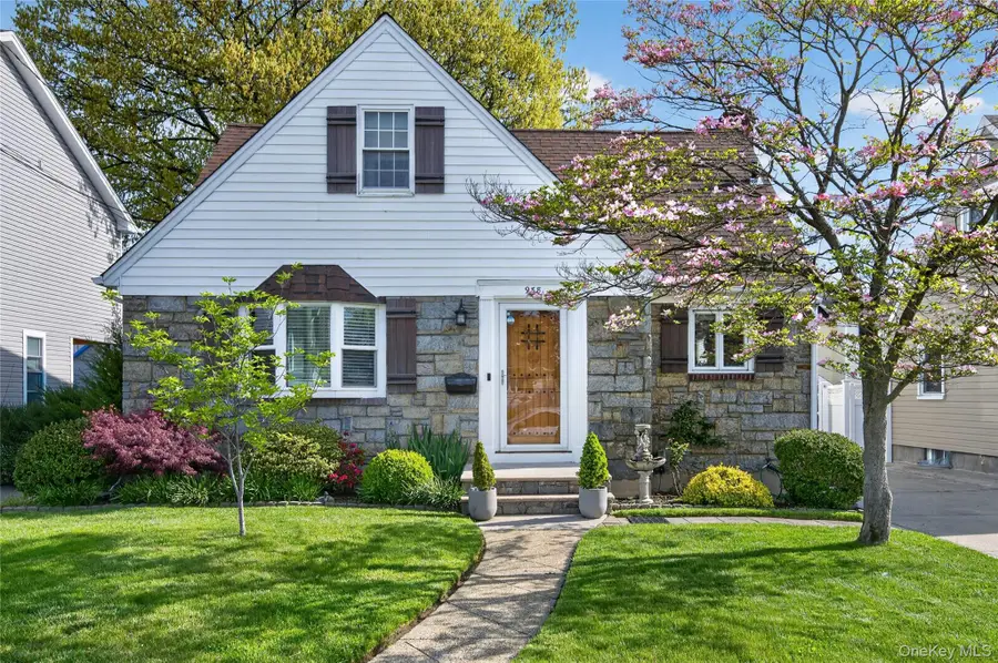 938 Van Buren Avenue, Franklin Square, NY 11010 - #2