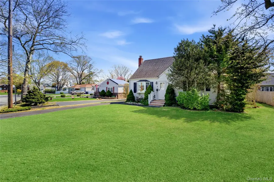 6 Central Avenue, Amityville, NY 11701 - #3