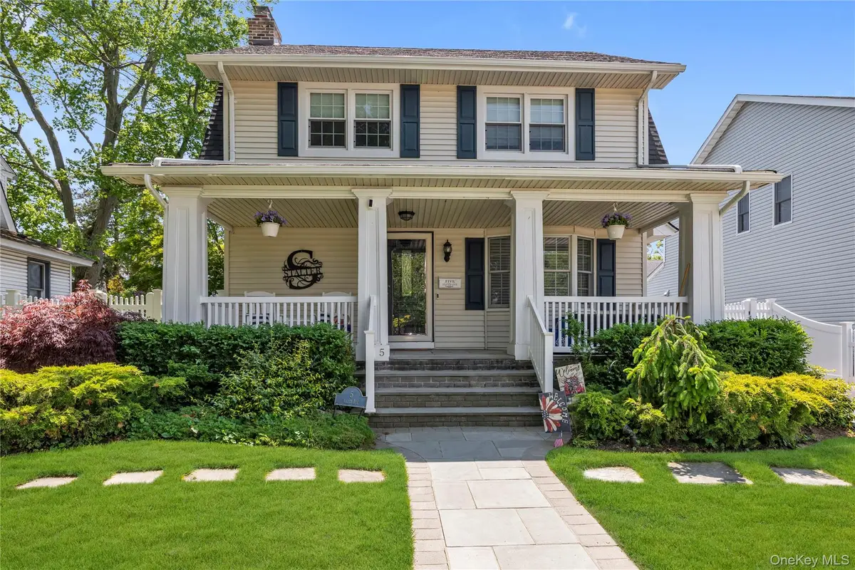 5 Lloyd Avenue, Lynbrook, NY 11563 - #1