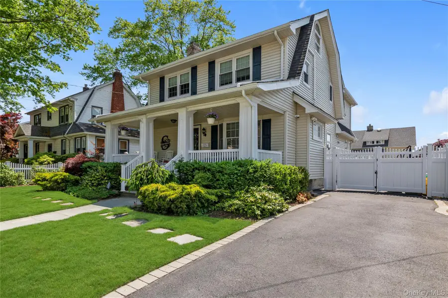 5 Lloyd Avenue, Lynbrook, NY 11563 - #2
