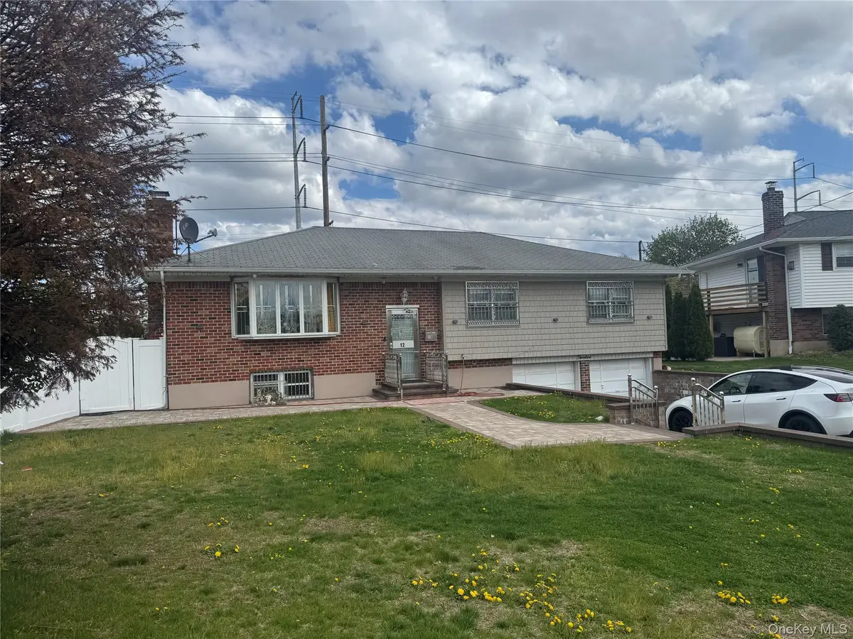 12 Hilton Court, Hicksville, NY 11801 - #1