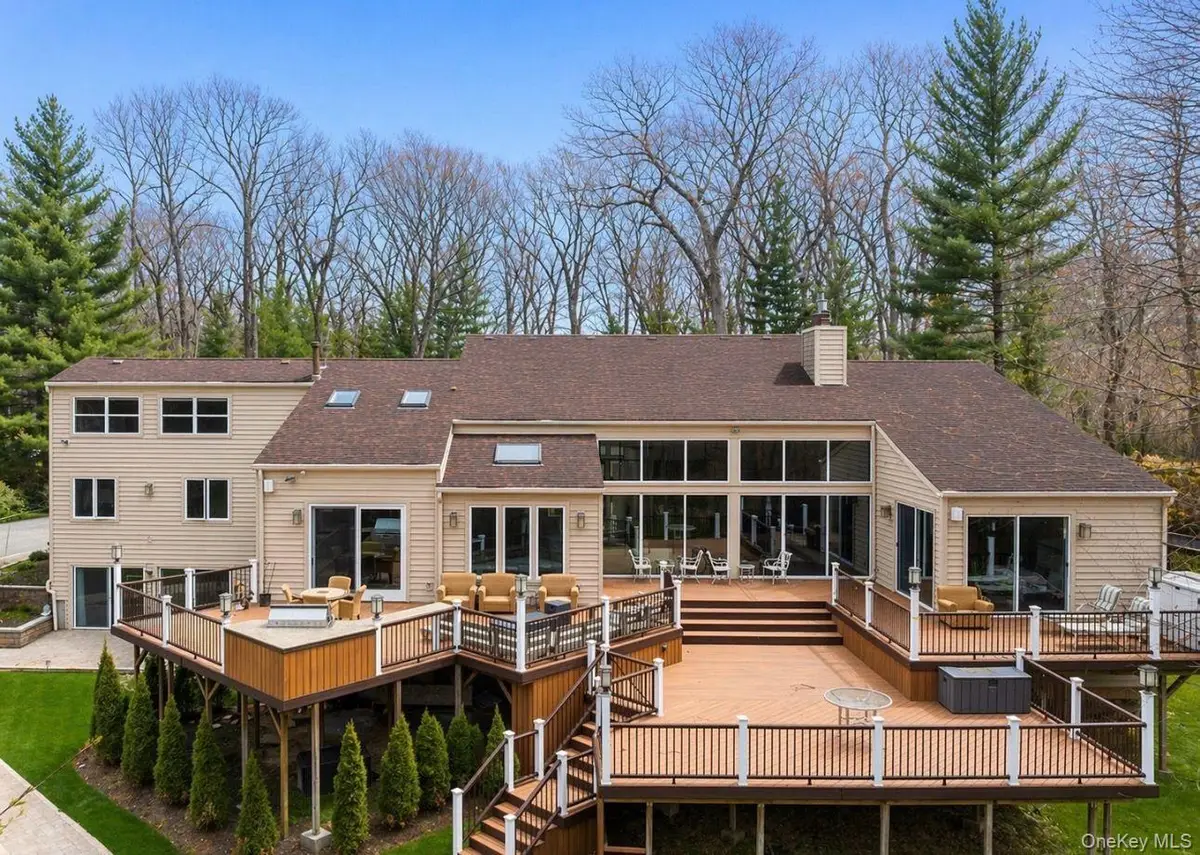 7 Windemere Crest, Woodbury, NY 11797 - #1