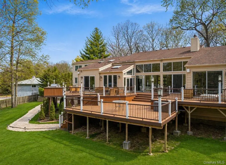 7 Windemere Crest, Woodbury, NY 11797 - #2