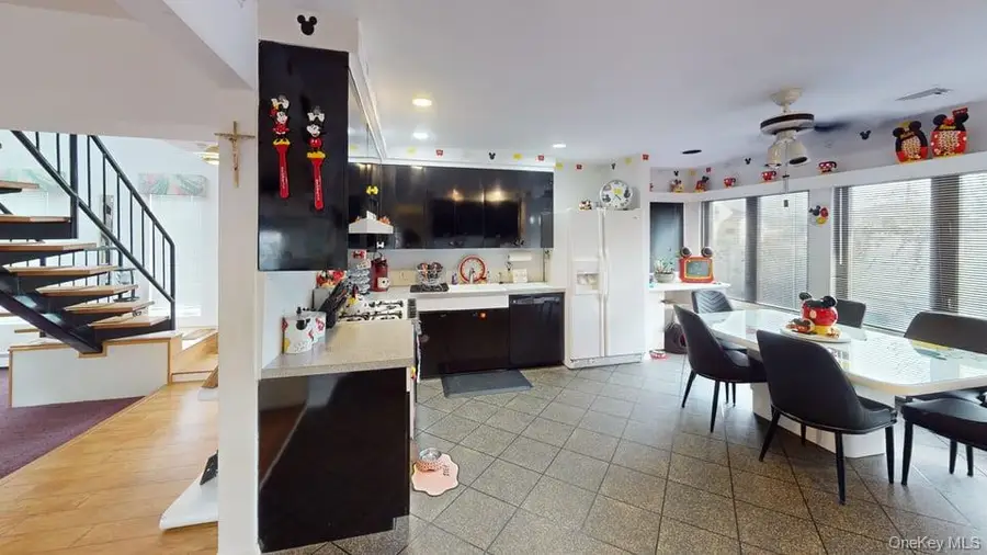 53 Coolidge Avenue, Amity Harbor, NY 11701 - #3