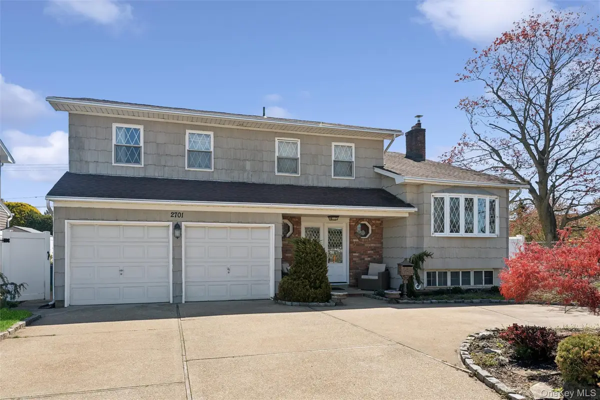 2701 S Seamans Neck Road, Seaford, NY 11783 - #1