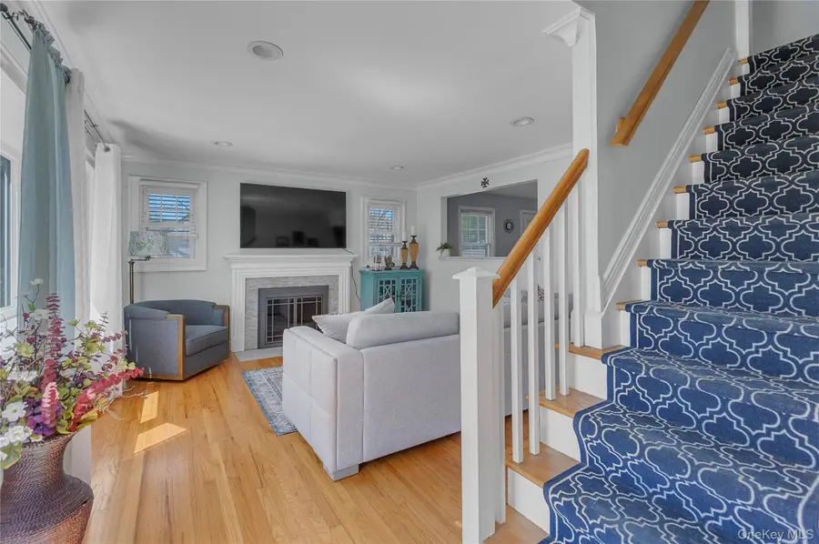 113 Roosevelt Avenue, Islip, NY 11751 - #2