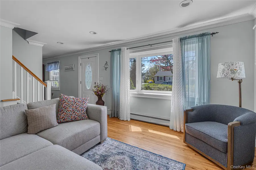 113 Roosevelt Avenue, Islip, NY 11751 - #3