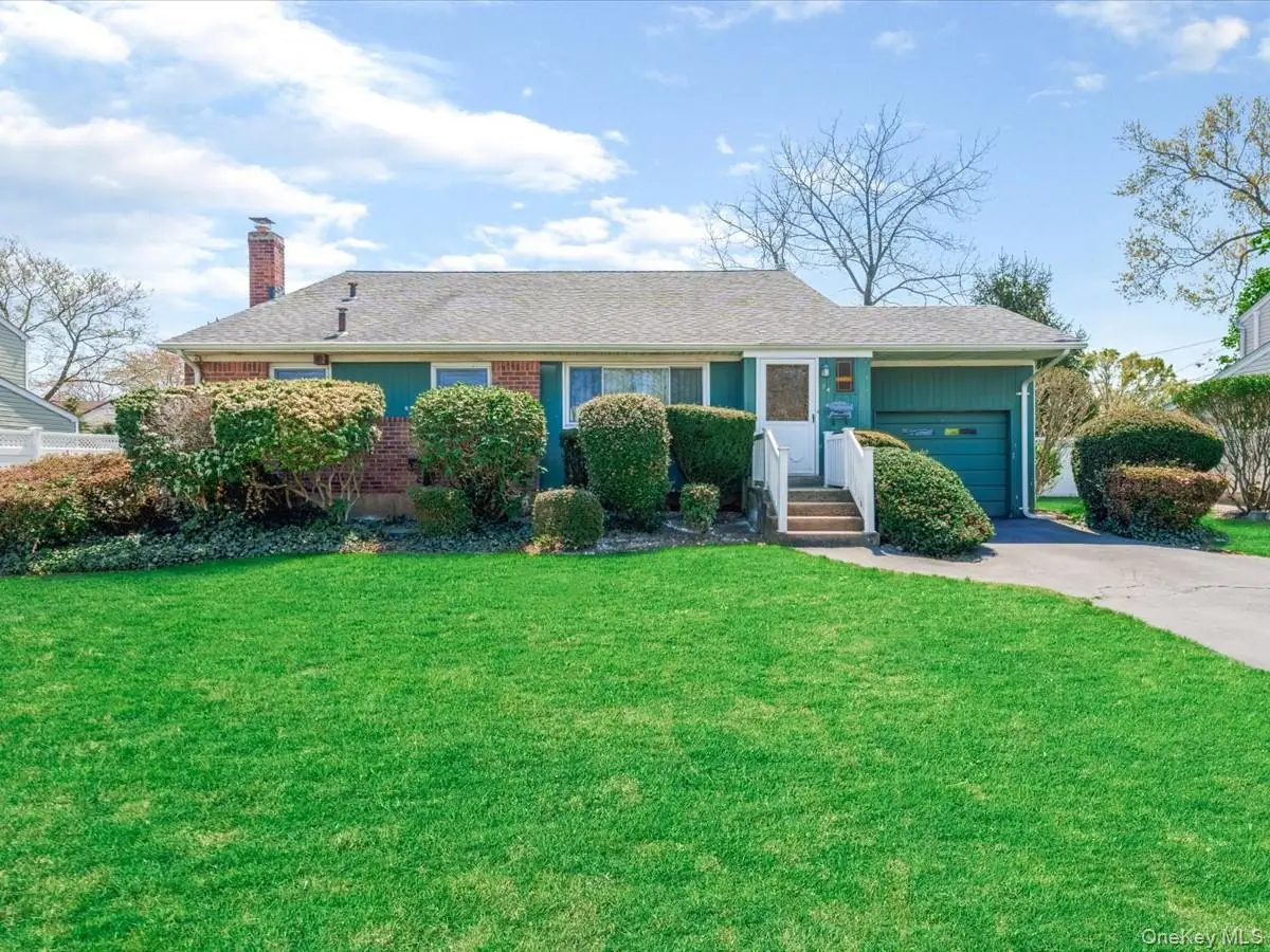 24 Jerold Street, Plainview, NY 11803 - #1