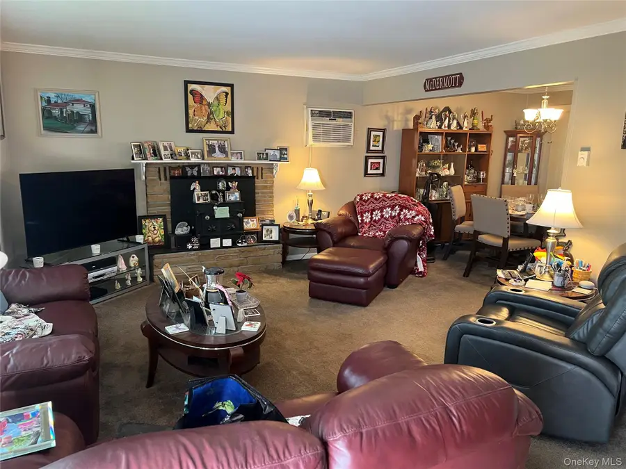 65 Thoreau Road, North Babylon, NY 11703 - #2