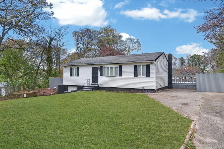 65 Maple Lane, Medford, NY 11763 - #2