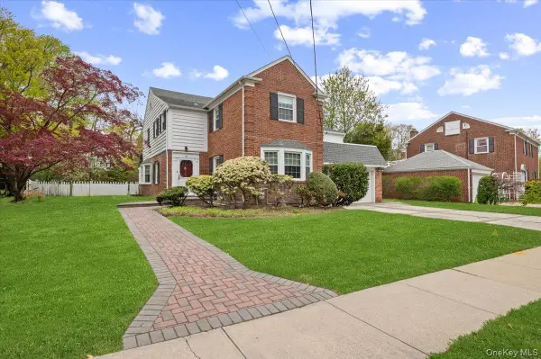 60 Broadway, Lawrence, NY 11559