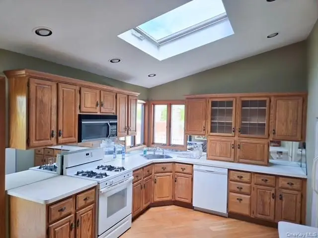 9 Goshen Street, Deer Park, NY 11729 - #2